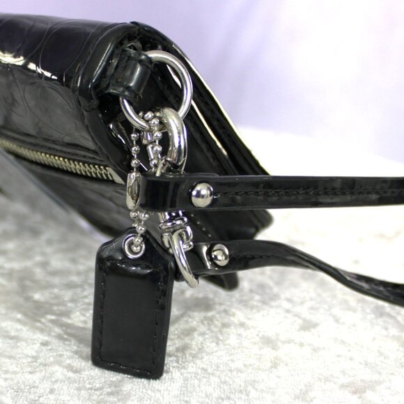 Coach Black Patent Leather Embossed Signature C Heart Logo Wristlet Wallet - Picture 3 of 8